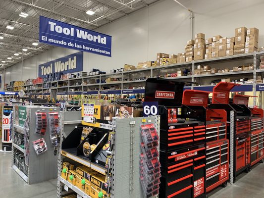 Lowes-Tool-Center